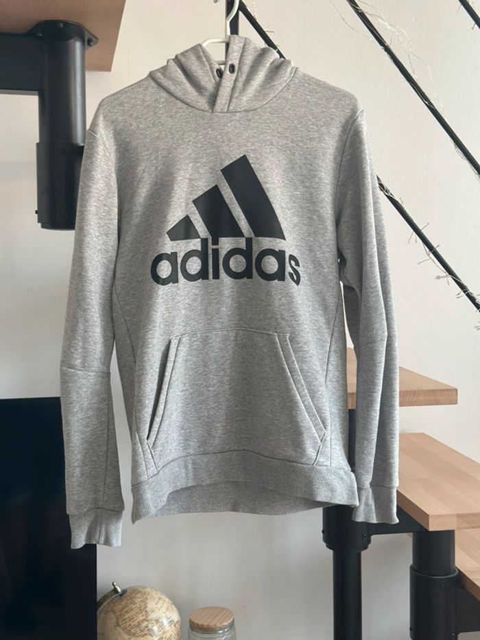 Sweat à capuche Adidas gris – Logo noir – Très bon état
