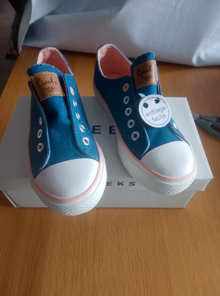Chaussures Baskets ballerines neuves-  enfilage facile - Fille 33