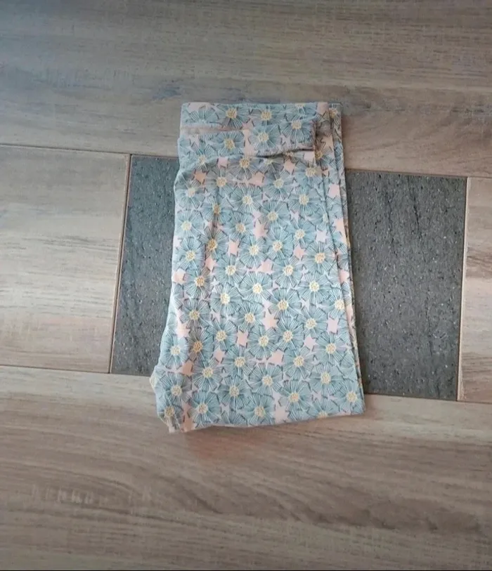 Lot 3 leggings long + 1 leggings 3/4 en 12 ans - photo numéro 8