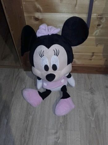 Grosse peluche minnie