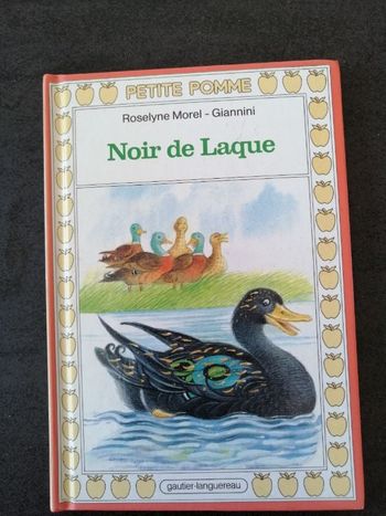 Livre Noir de Laque en bon état
