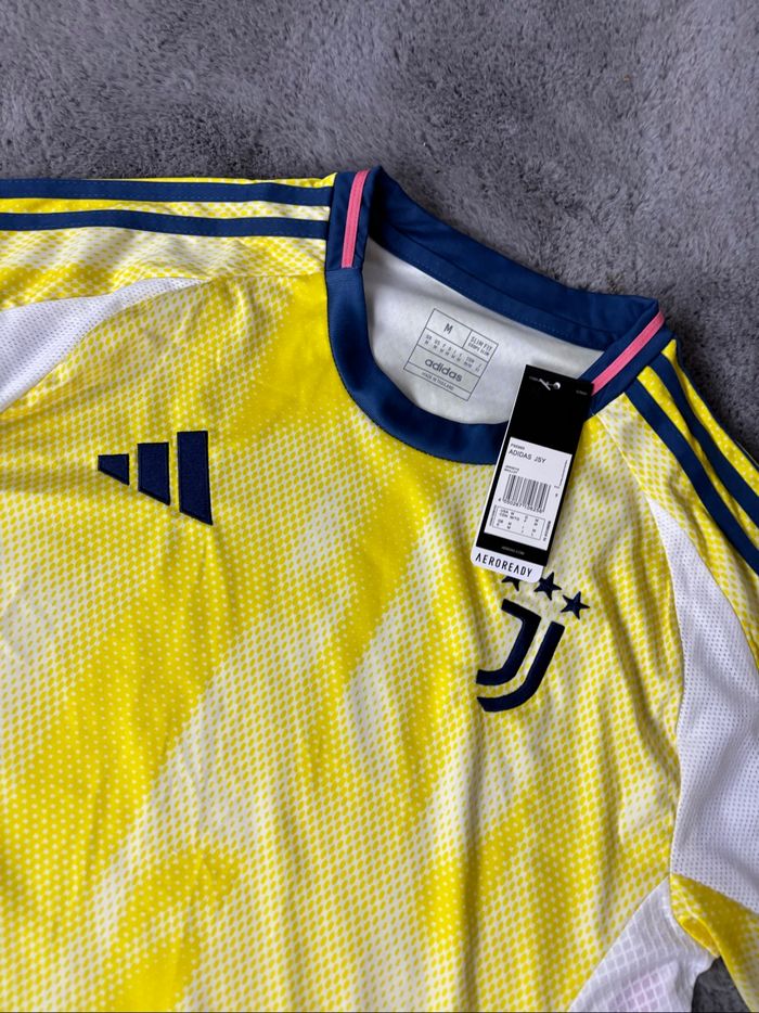 Maillot de football concept - photo numéro 2