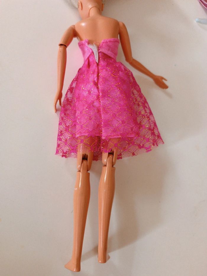 Barbie 1993 mattel poupée doll articulé pieds plat blonde gaufré gymnastique gym gymnaste - photo numéro 6