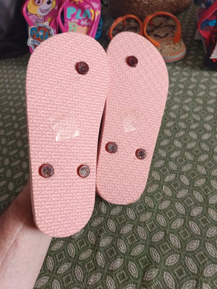Paire de claquettes neuves Vaiana taille 31/32 - photo numéro 7