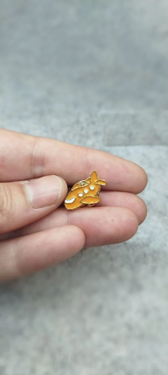 🍄 mini pin's avion - photo numéro 2