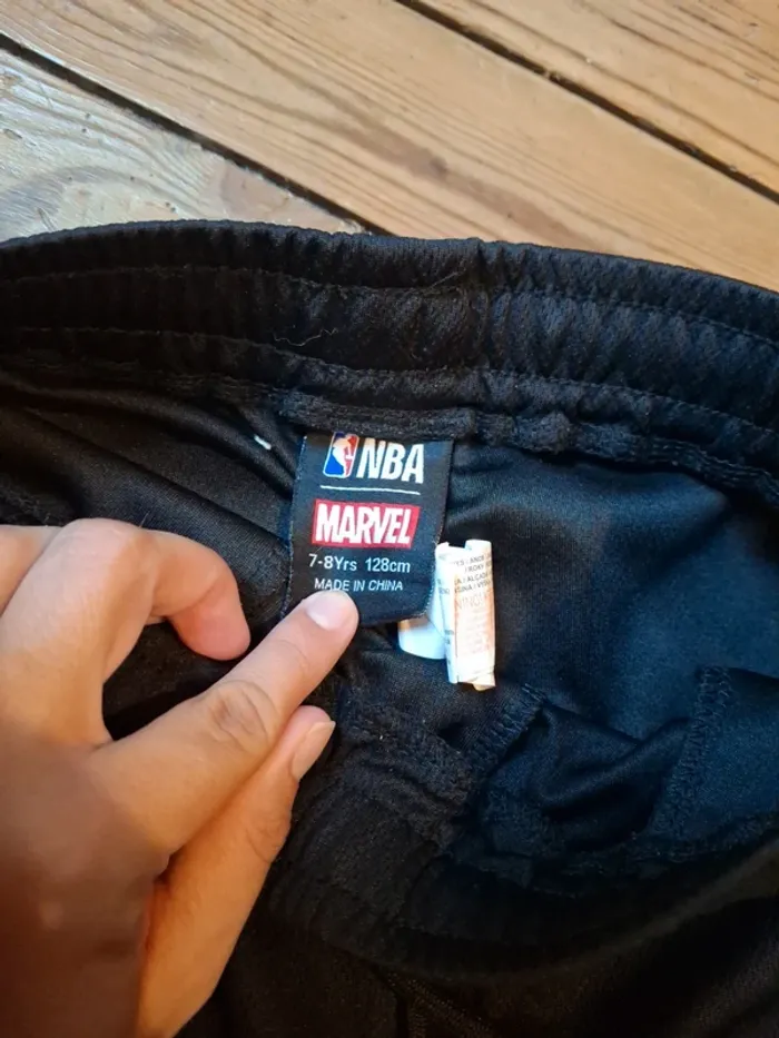 Short hulk taille 7/8 ans - photo numéro 5