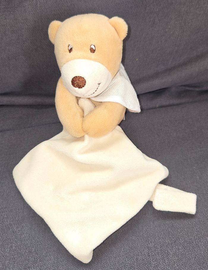 Doudou peluche ours avec mouchoir attache tétine- Bavoir a brodé- DMC