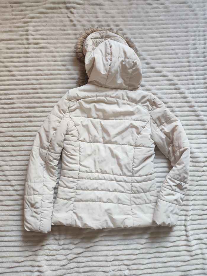 Doudoune blanche Cache Cache T36 – fausse fourrure amovible, chic et chaude ❄️ - photo numéro 6