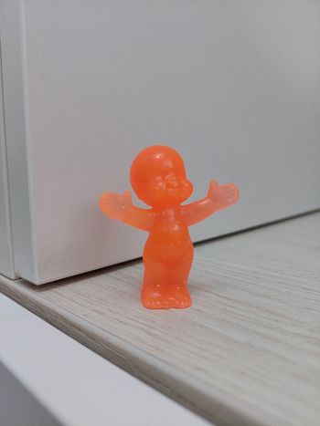 Figurine babies orange pailleté n°11