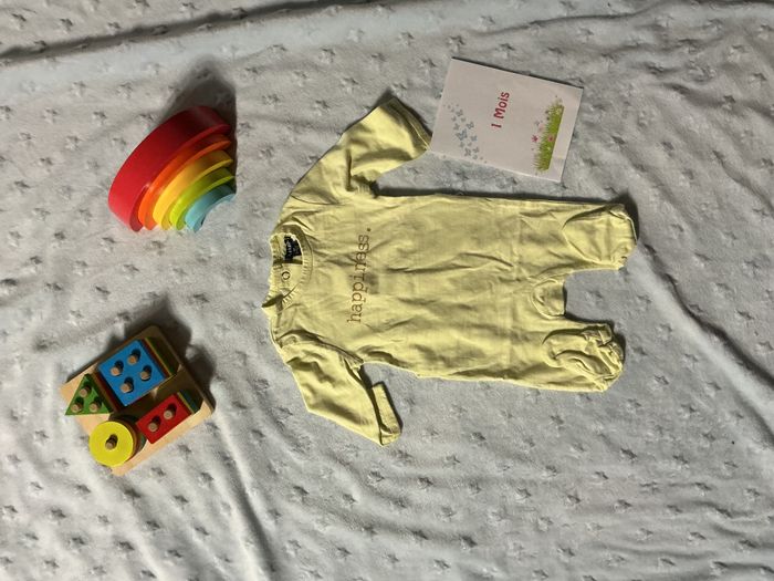 pyjama grenouillère en coton jaune clair 1 mois kiabi inscription devant