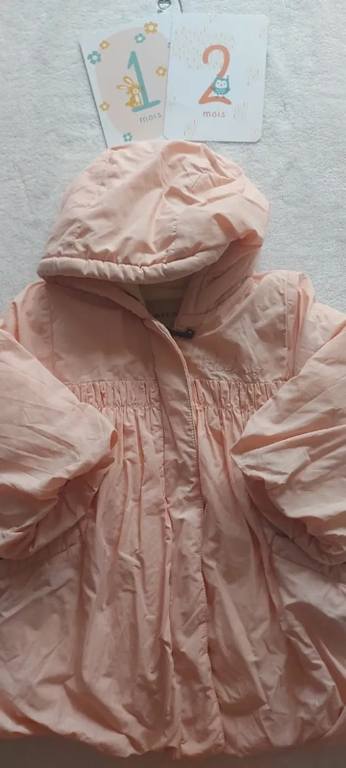 Manteau burberry bébé fille 12 mois - photo numéro 2