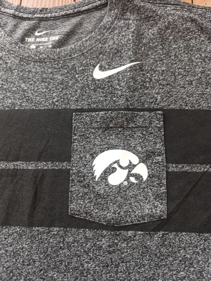 T-shirt IOWA hawkeyes nike tee NCAA XL - photo numéro 3