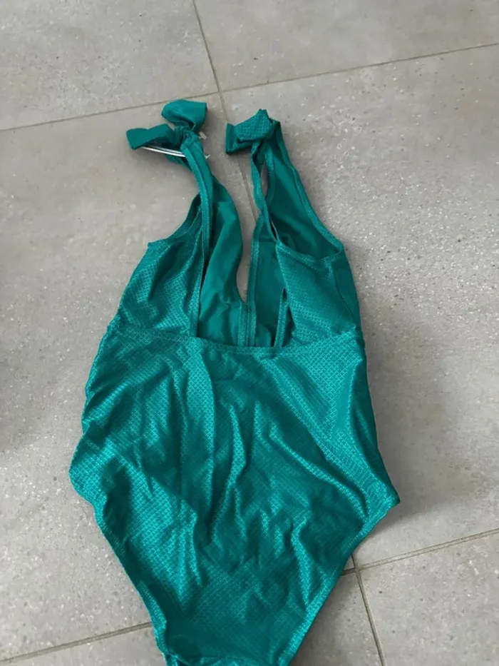 Maillot de bain une pièce princesse tam tam, neuf taille XXS, valeur 89€ - photo numéro 3