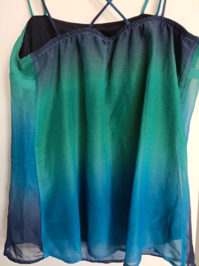 Top fluide Kiabi bretelles croisées Taille 34/36 – Très bon état - photo numéro 4