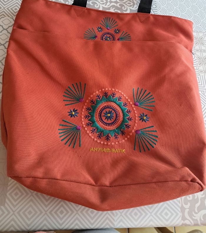 Sac antik batik brodé très bon état - photo numéro 2