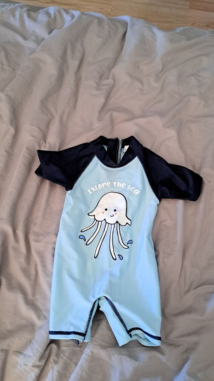 Combinaison de bain pour bébé