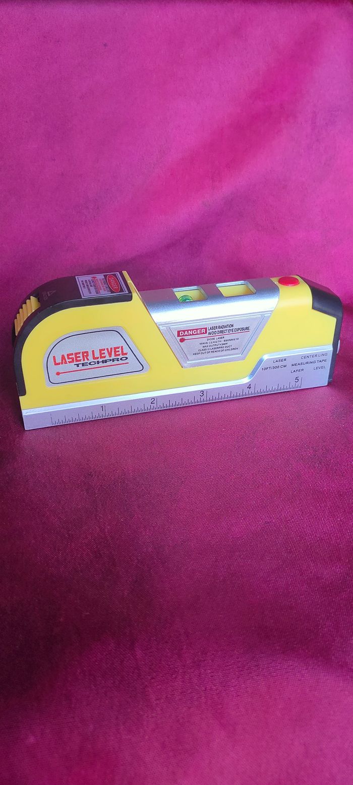 Mètre niveau laser neuf