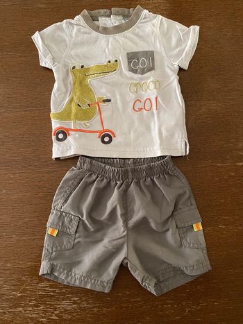 Ensemble t-shirt + short kaki