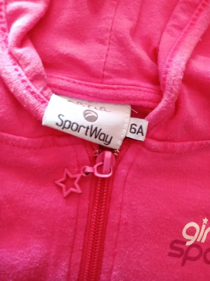 Veste rose à capuche pour petite fille - photo numéro 2