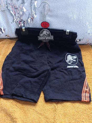 Short jurassic 6 7 ans Primark