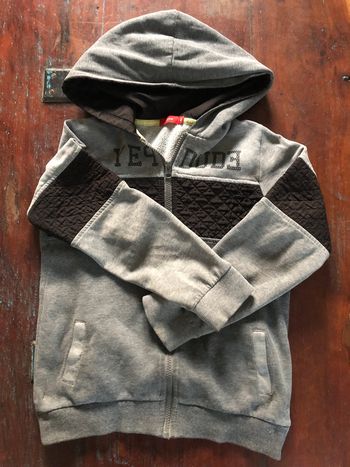 Gilet à capuche 10 ans
