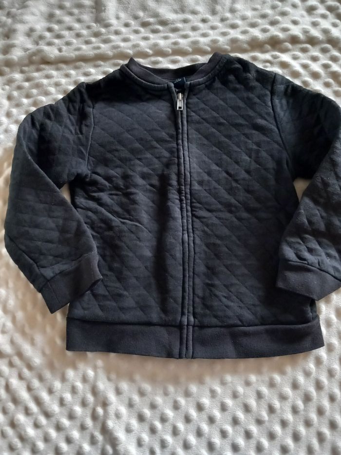 Gilet noir kiabi 4 ans