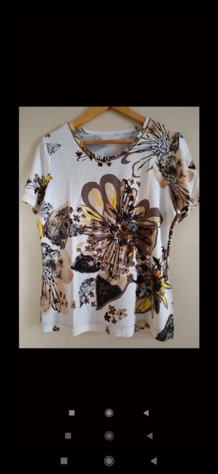 Tee Shirt motif fleural