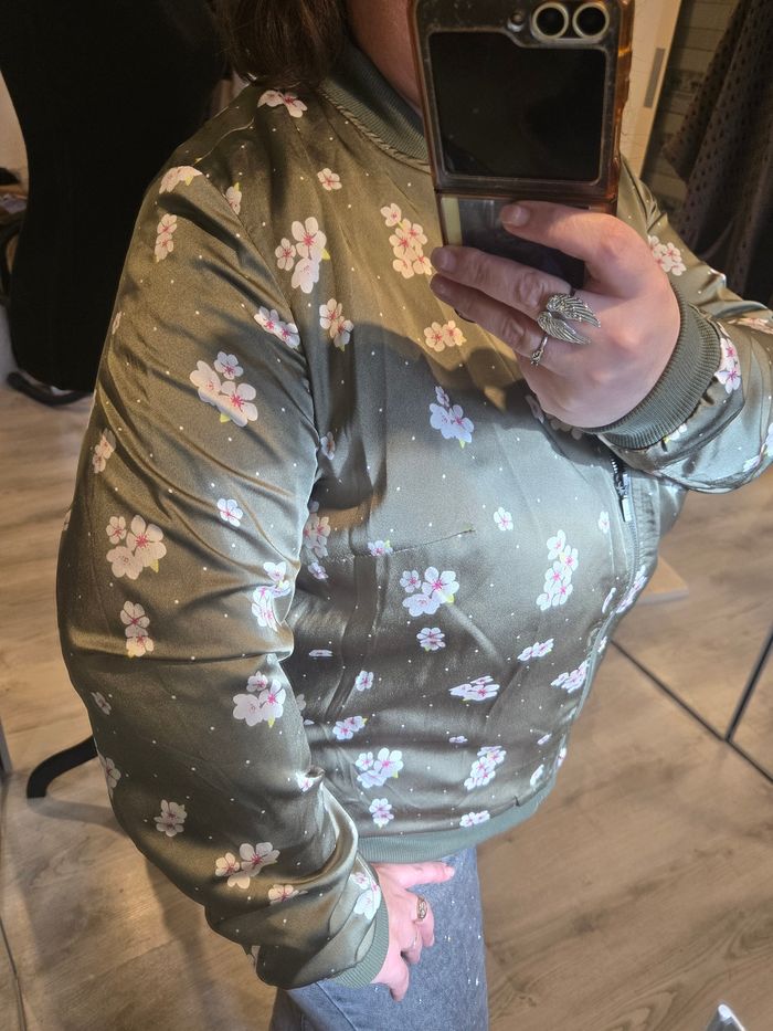 Veste légère kaki à fleurs T.44-46 Bonprix (Rainbow) neuve - photo numéro 10
