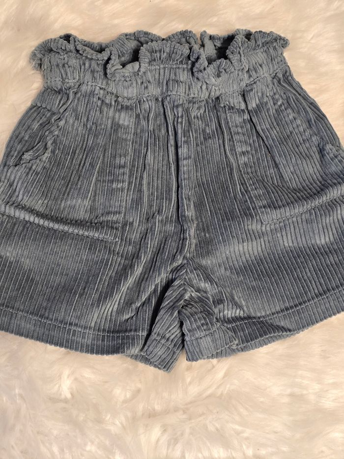 Neufs (non portés) 🏷🏷🤩😍 superbe.ensemble  teeshirt ml et short velours 8 ans fille 😍🤩 - photo numéro 4