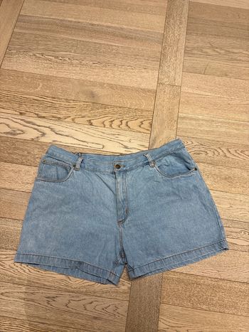 Short en jeans