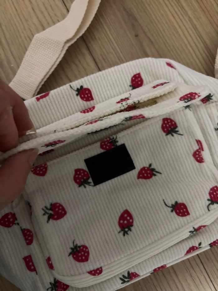 Sac velours fraise - photo numéro 3