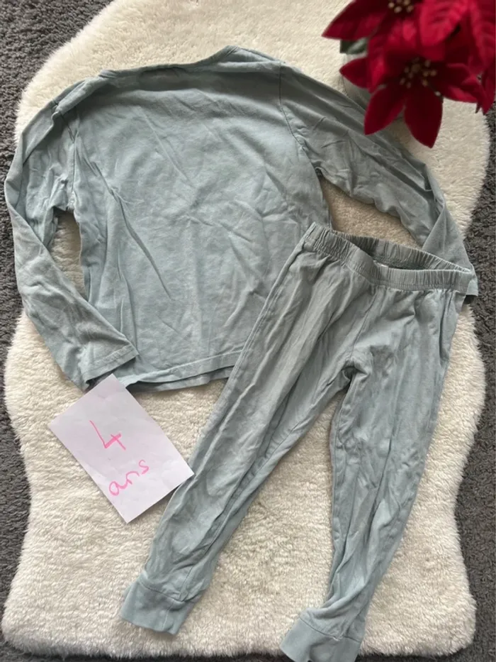 Pyjama ~ miraculous ~ 4 ans - photo numéro 3
