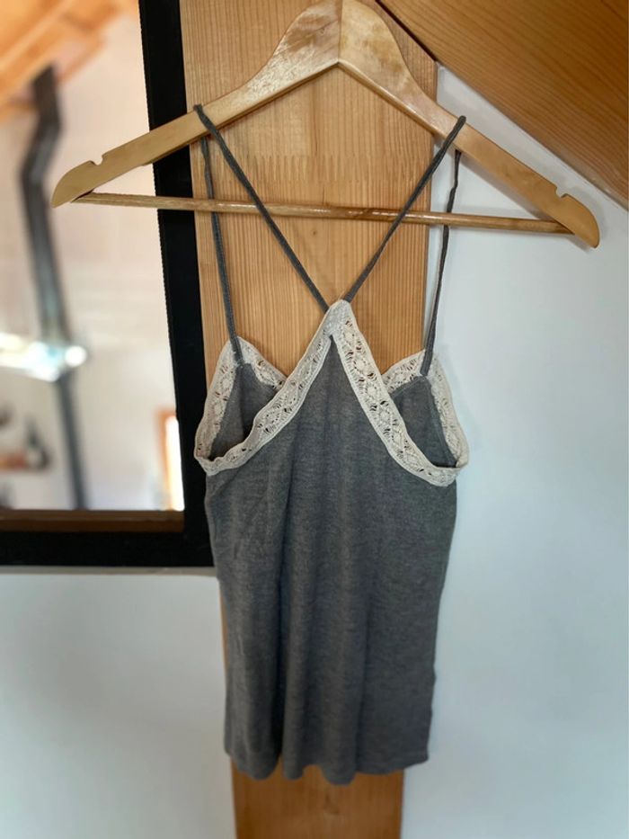 Top gris - photo numéro 2