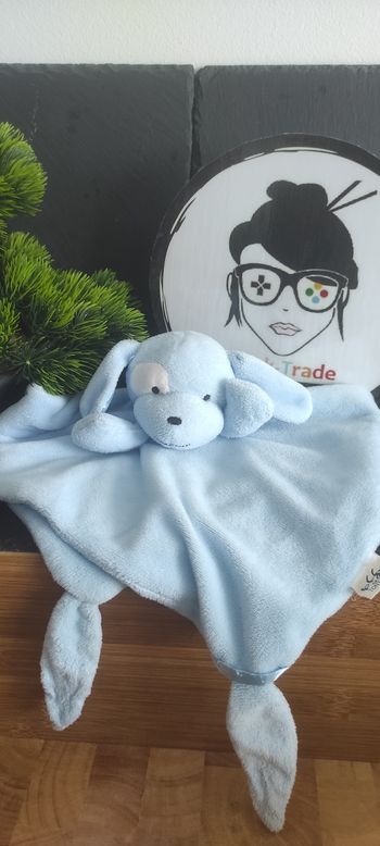 doudou chien tony lvee bleu blanc cocard carre plat  Satin Noeuds