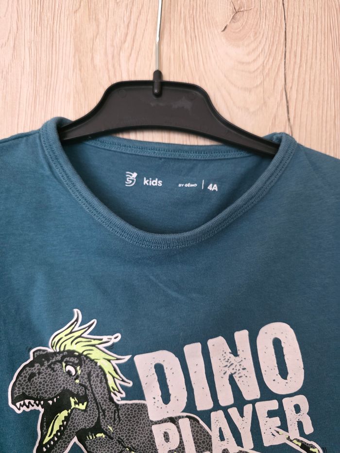 TEE-SHIRT GARÇON MOTIF DINOSAURE 🦖 TAILLE 4ANS MARQUE LA HALLE - photo numéro 3