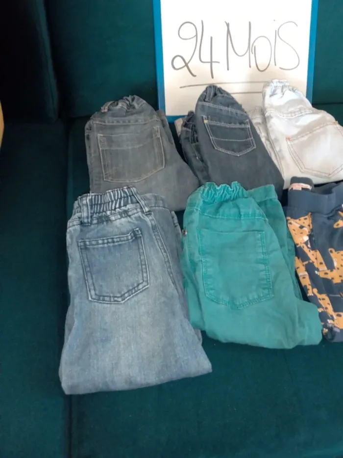 Lot de 7 jeans pantalons 24mois - photo numéro 2