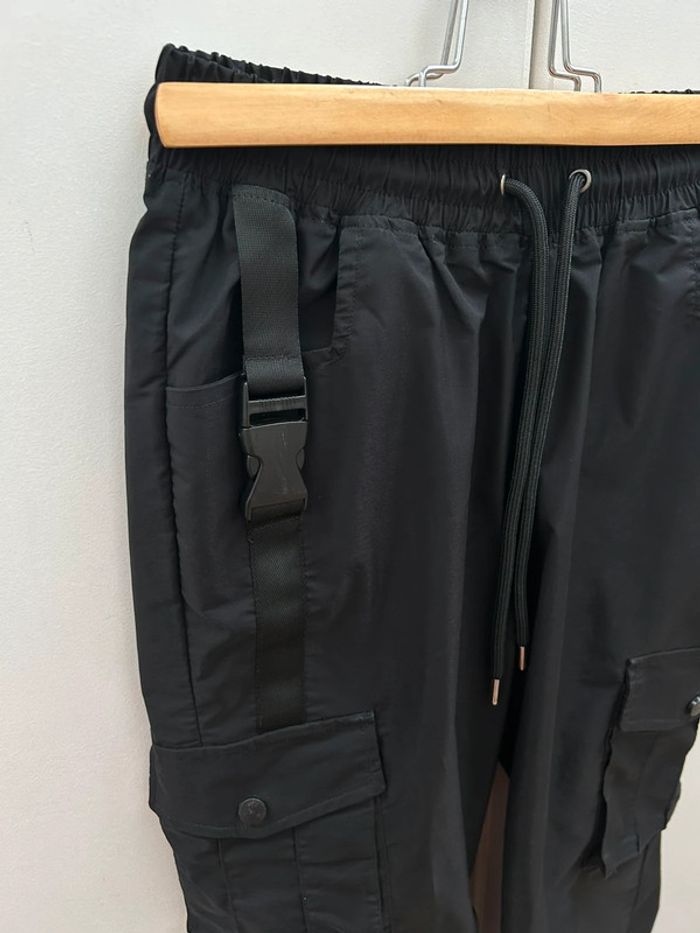 Pantalon noir cargo - projet X Paris - avec poches en très bon état taille s - photo numéro 2