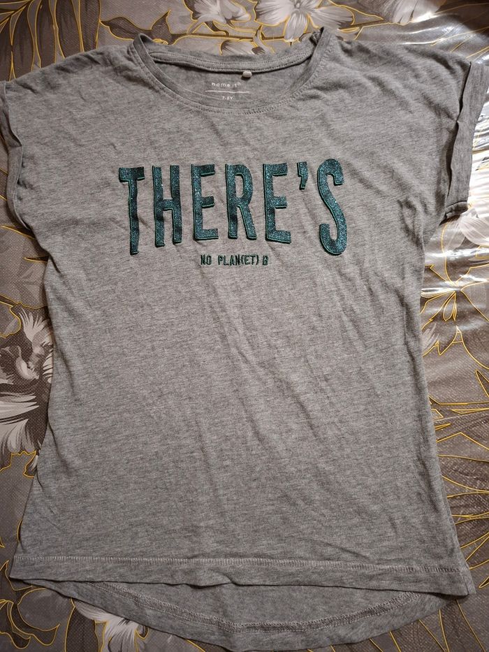 T shirt fille en 7-8 ans