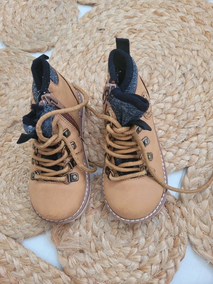 Bottines à lacets pointure 23