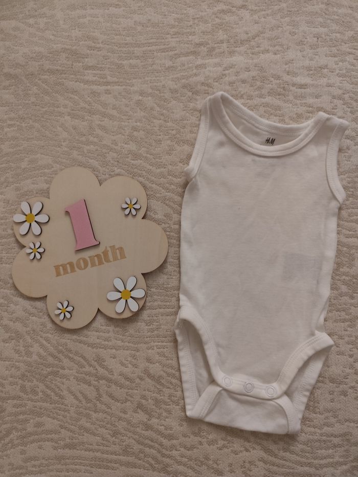 Lot 5 bodies sans manches jamais utilisés - photo numéro 4