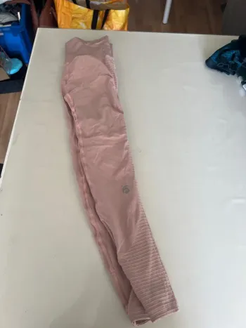 Legging Ocean Apart