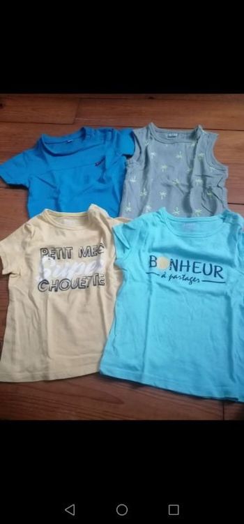Lot 4 t-shirts dont 1 debardeur 18 mois