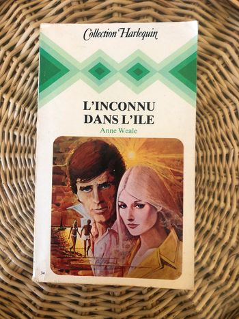 Livre Harlequin "L'inconnu dans l'île"