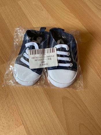 Chaussures / chaussons bébé Taille 13