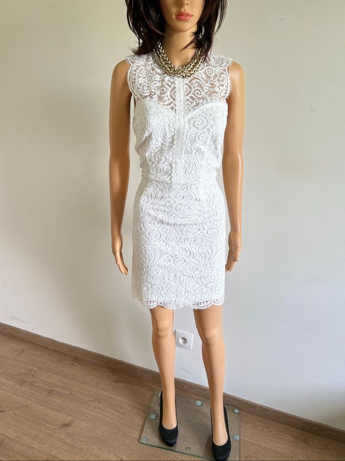 Robe blanche en dentelle Morgan taille 38 comme neuve - photo numéro 3