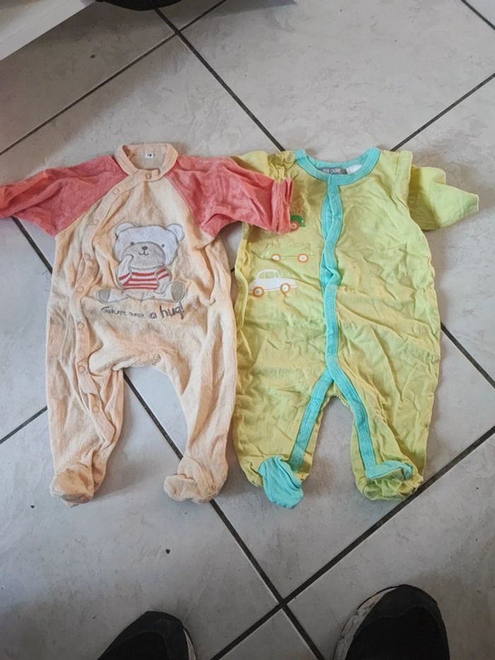 Lot pyjamas 1 mois