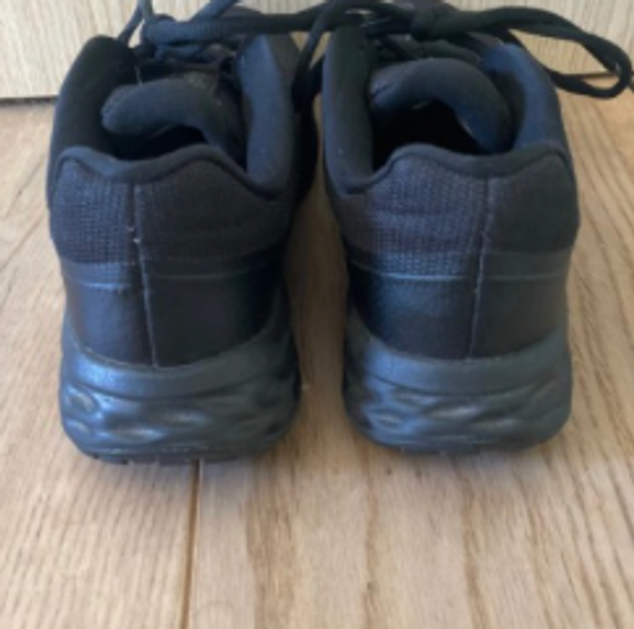 Basket Nike noir 37,5 - photo numéro 4