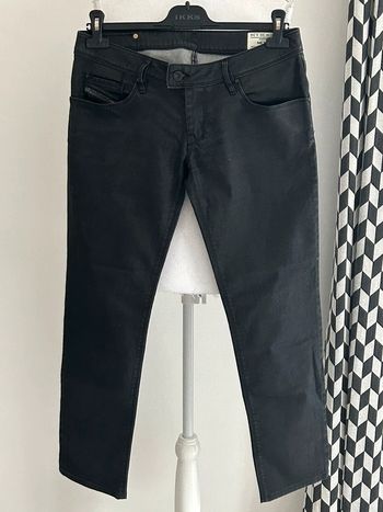 Jean Diesel Noir - Taille 42 - Style Élégant