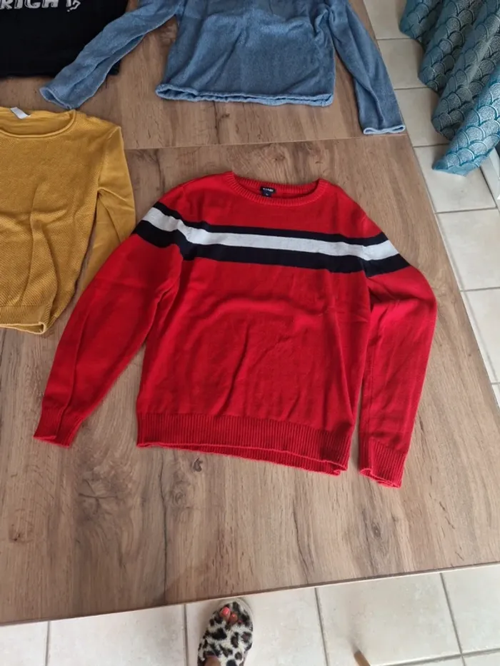 Lot - 4 pulls - 8 ans - photo numéro 2