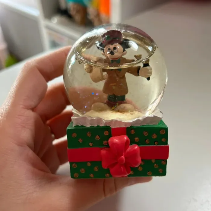 Figurine boule à neige disney mickey noël - photo numéro 3